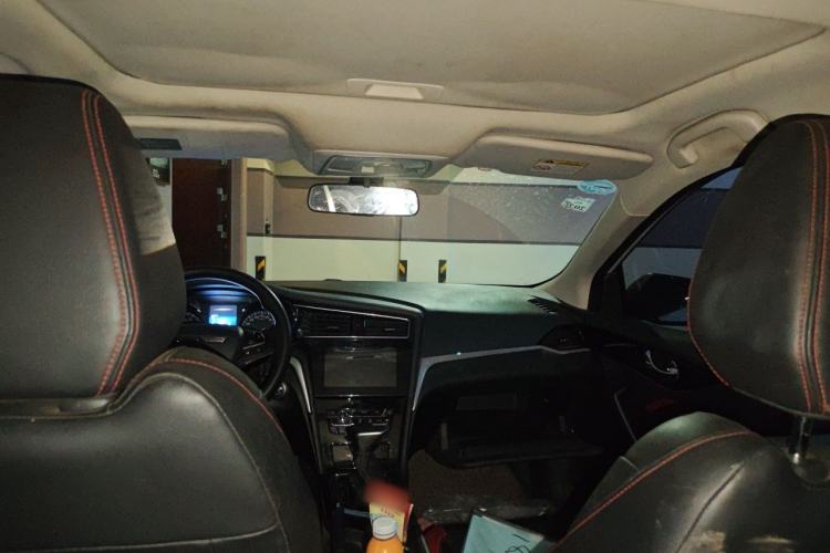 Used Venucia D60 2018 1.6L CVT Smart Connect Elite Edition Headliner