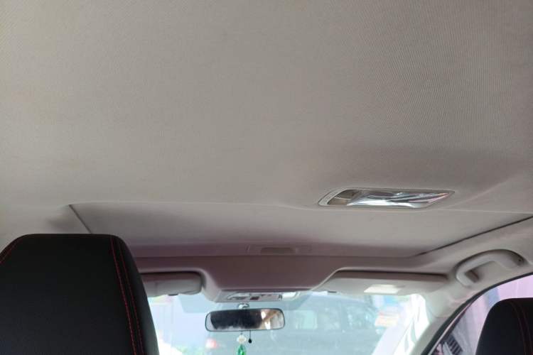 Used Venucia D60 2018 1.6L CVT Smart Connect Elite Edition Headliner