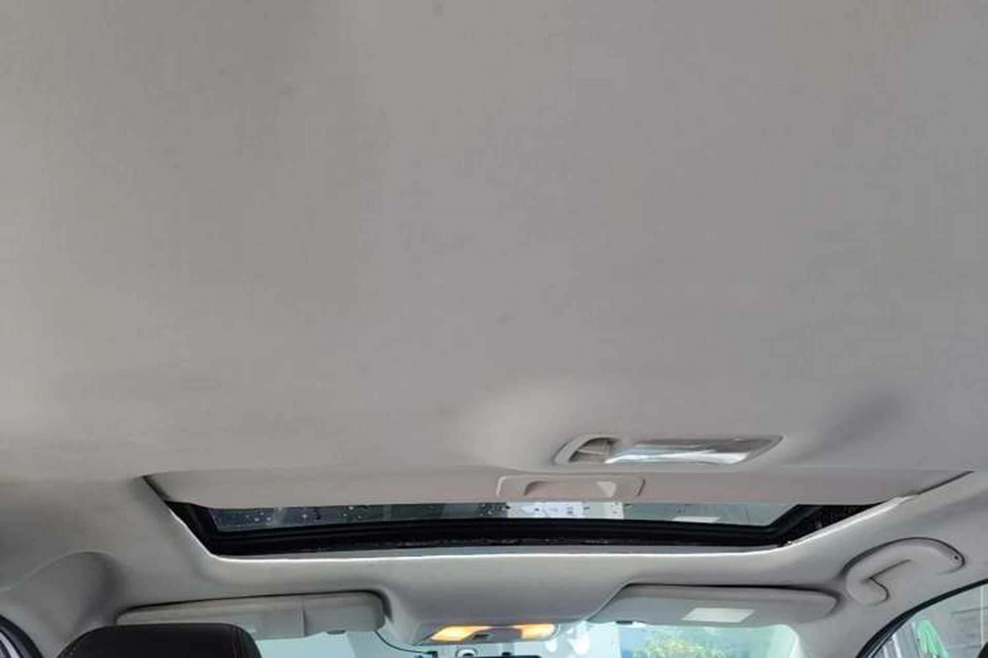 Used Venucia D60 2018 1.6L CVT Smart Connect Elite Edition Headliner