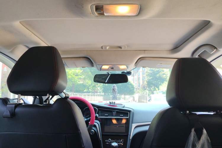 Used Venucia D60 2018 1.6L Manual Smart Connect Elite Edition Headliner
