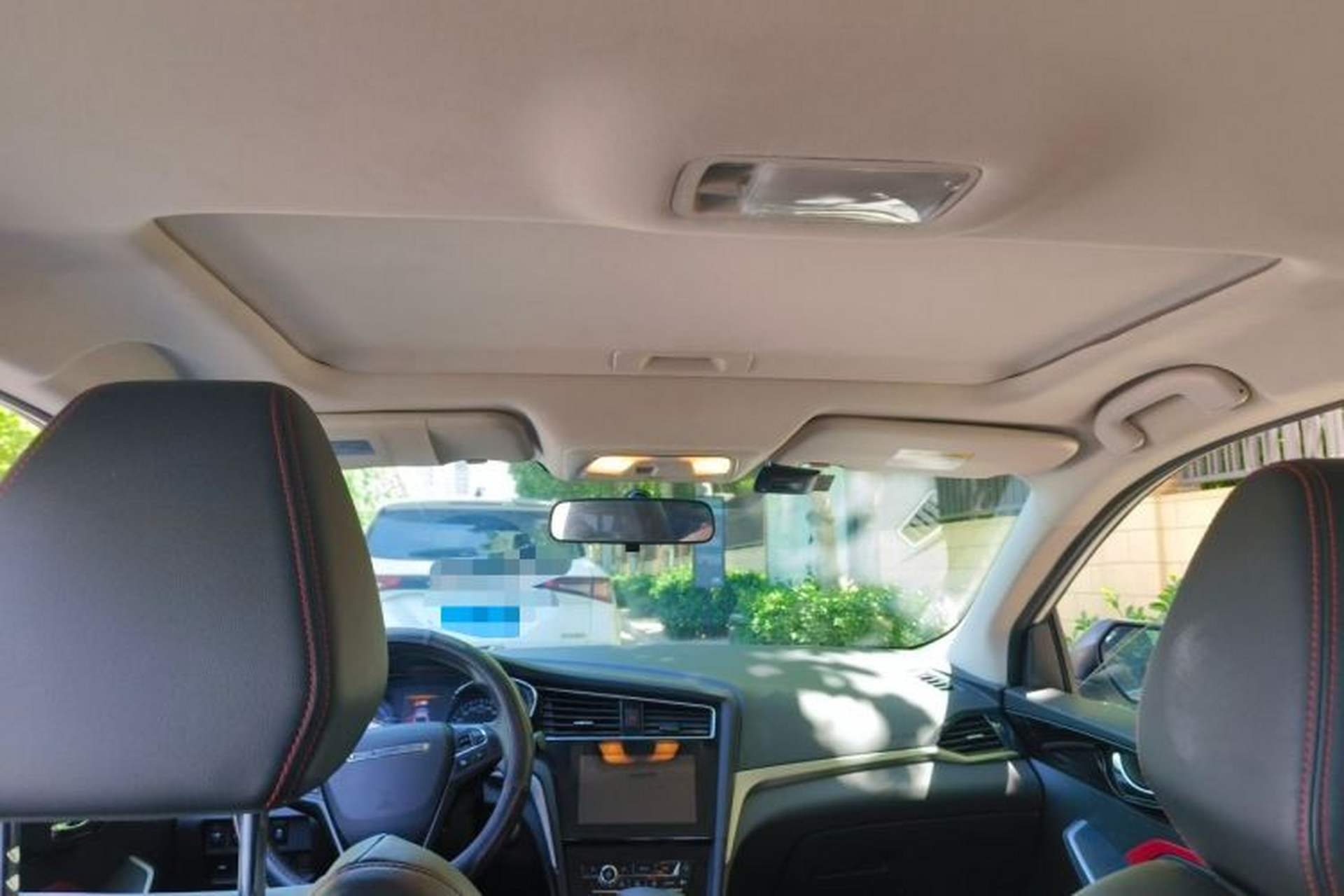 Used Venucia D60 2018 1.6L CVT Smart Connect Elite Edition Headliner