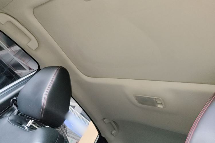 Used Venucia D60 2018 1.6L CVT Smart Connect Elite Edition Headliner