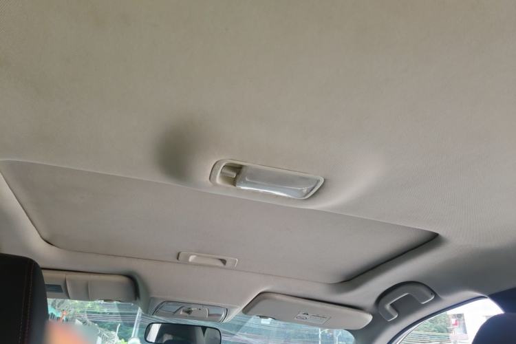 Used Venucia D60 2018 1.6L CVT Smart Connect Elite Edition Headliner