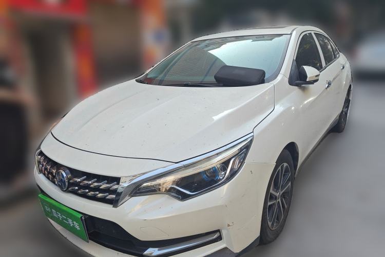 Used Venucia D60 2018 1.6L CVT Smart Connect Elite Edition Guazi used car, China used car export, Used car for sale, Used cars, Cheapest cars for sale