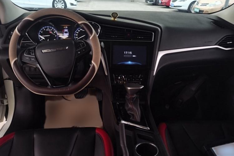 Used Venucia D60 2018 1.6L CVT Smart Connect Elite Edition Interior 1