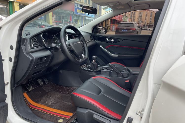 Used Venucia D60 2018 1.6L Manual Smart Connect Elite Edition Interior 2