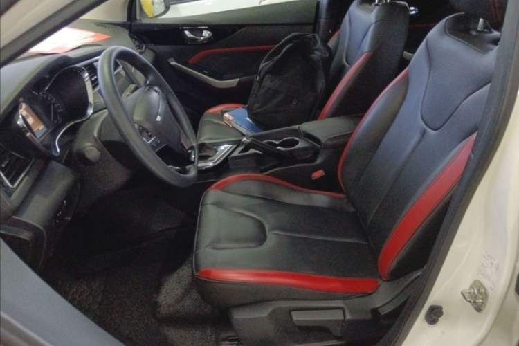 Used Venucia D60 2018 1.6L CVT Smart Connect Elite Edition Interior 2