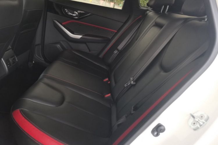 Used Venucia D60 2018 1.6L CVT Smart Connect Elite Edition Interior 3