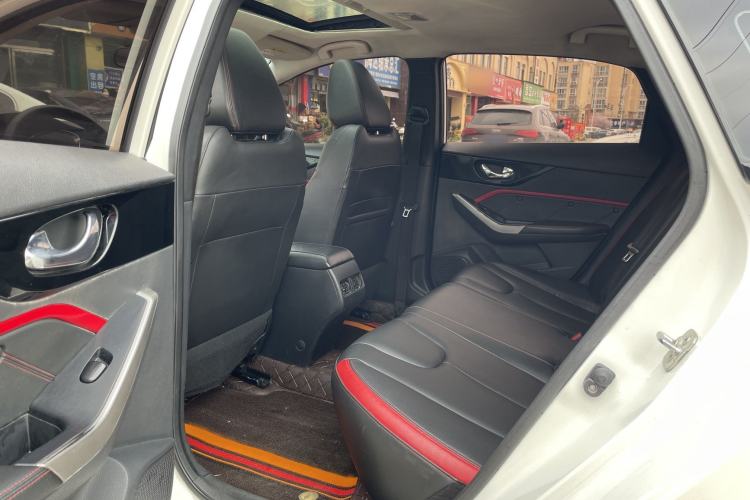 Used Venucia D60 2018 1.6L Manual Smart Connect Elite Edition Interior 3