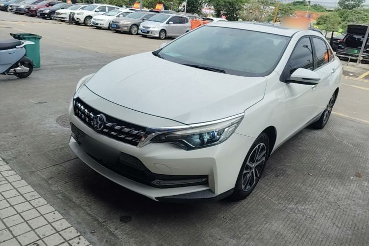Used Venucia D60 2018 1.6L CVT Smart Connect Elite Edition Guazi used car, China used car export, Used car for sale, Used cars, Cheapest cars for sale