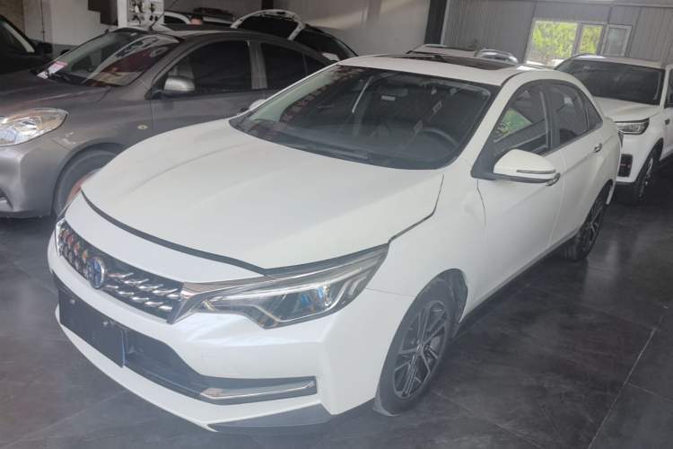 Used Venucia D60 2018 1.6L CVT Smart Connect Elite Edition Guazi used car, China used car export, Used car for sale, Used  cars, Cheapest cars for sale