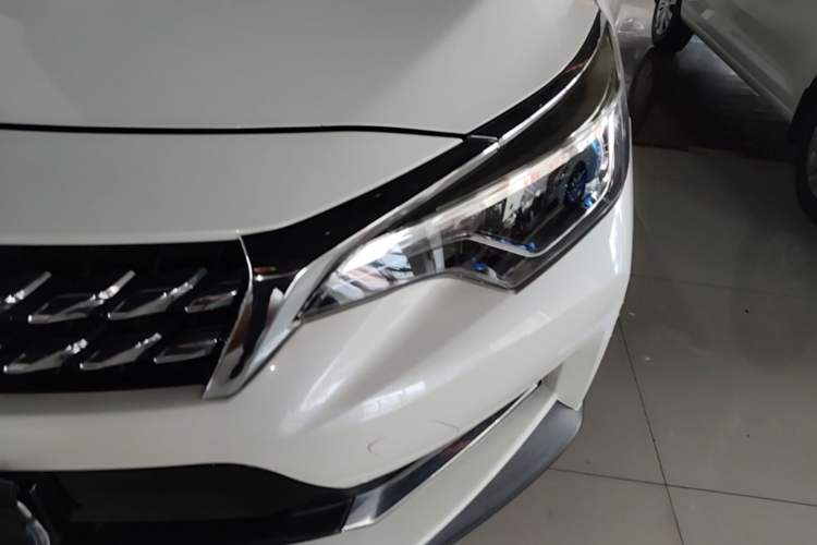 Used Venucia D60 2018 1.6L CVT Comfort Edition Left Front Headlight