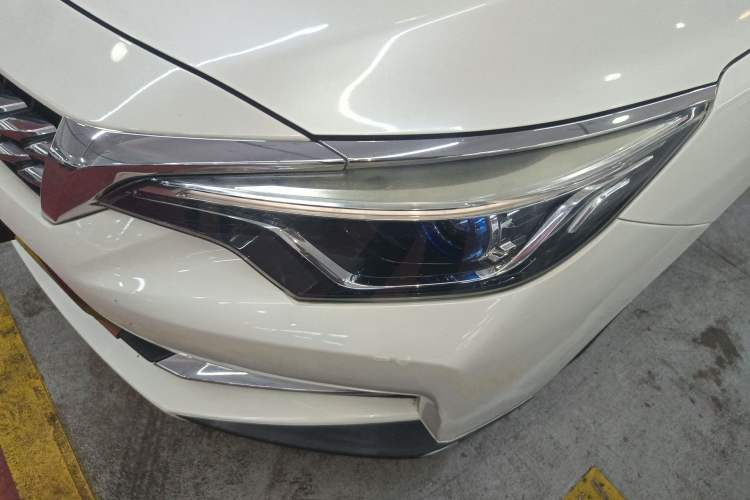 Used Venucia D60 2018 1.6L CVT Smart Connect Elite Edition Left Front Headlight