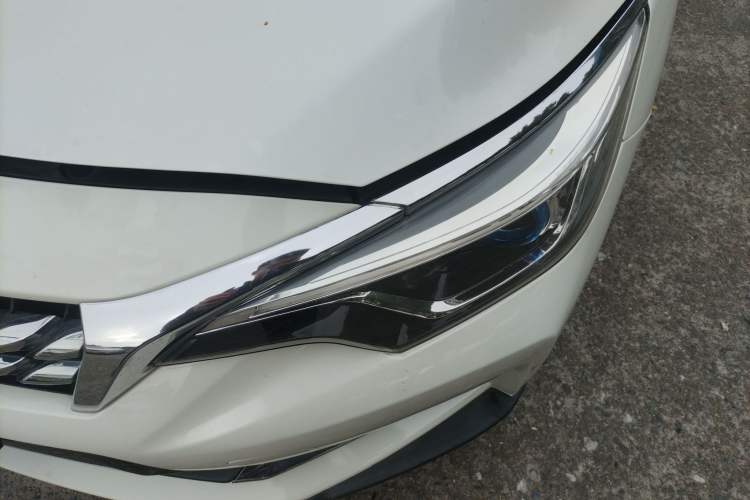 Used Venucia D60 2018 1.6L CVT Smart Connect Elite Edition Left Front Headlight