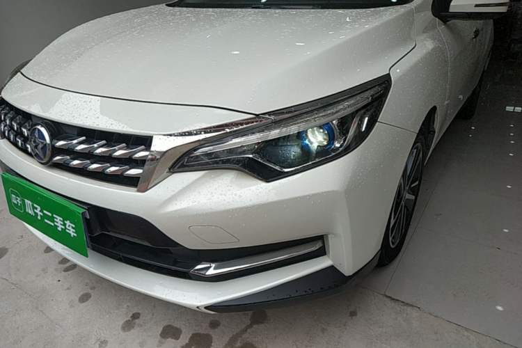 Used Venucia D60 2018 1.6L CVT Smart Connect Elite Edition Left Front Headlight