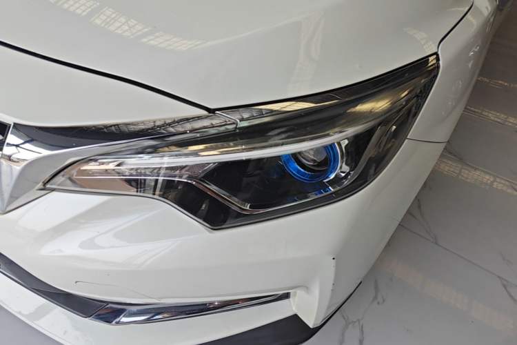 Used Venucia D60 2018 1.6L CVT Smart Connect Elite Edition Left Front Headlight