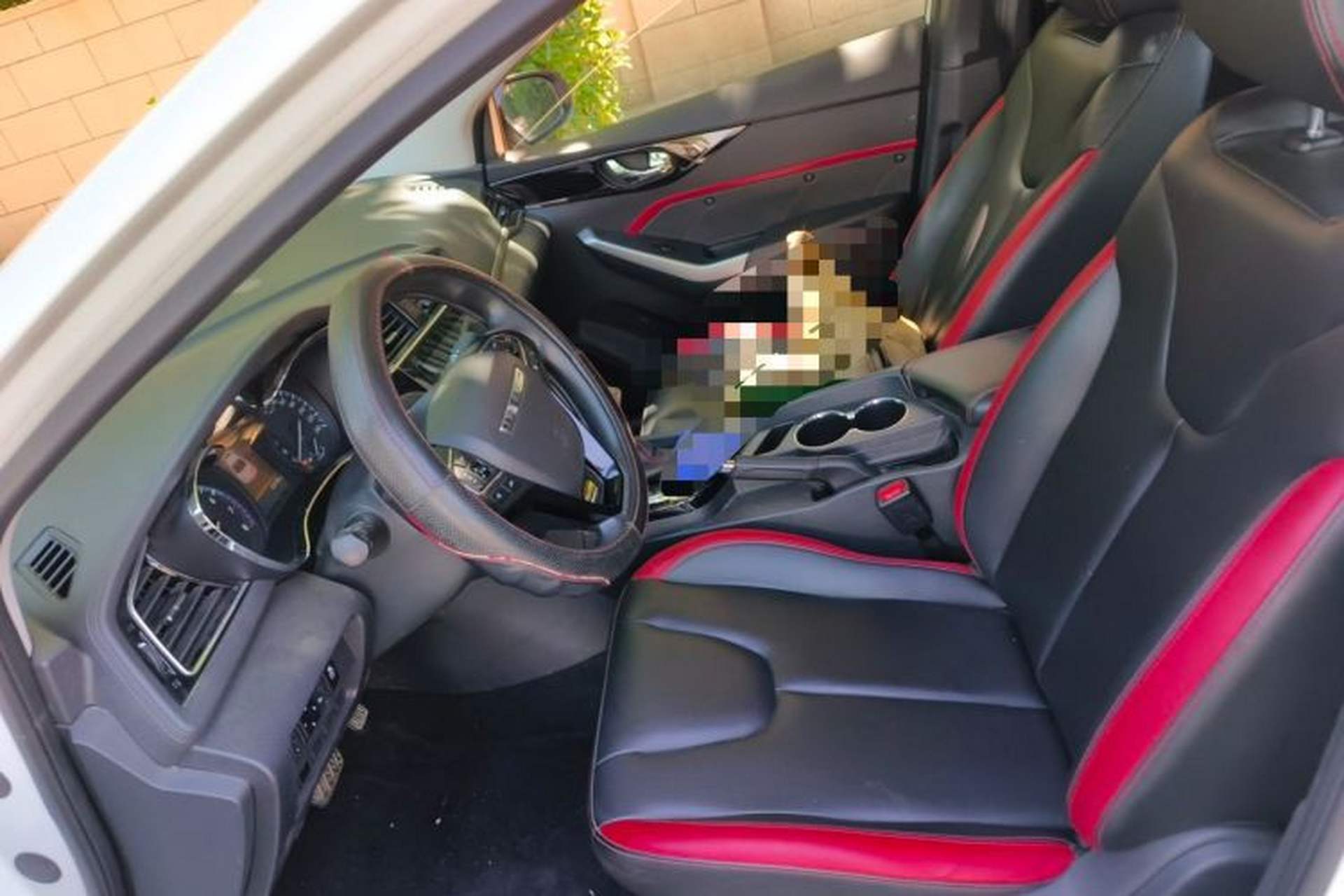 Used Venucia D60 2018 1.6L CVT Smart Connect Elite Edition Left Front Seat