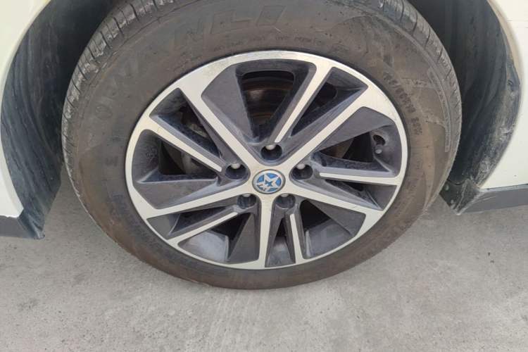 Used Venucia D60 2018 1.6L CVT Smart Connect Elite Edition Left Front Wheel Hub