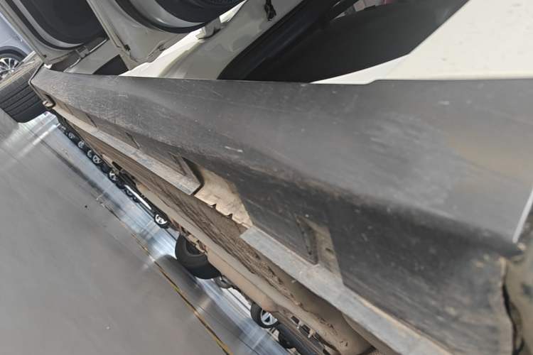 Used Venucia D60 2018 1.6L CVT Smart Connect Elite Edition Left Side Sill