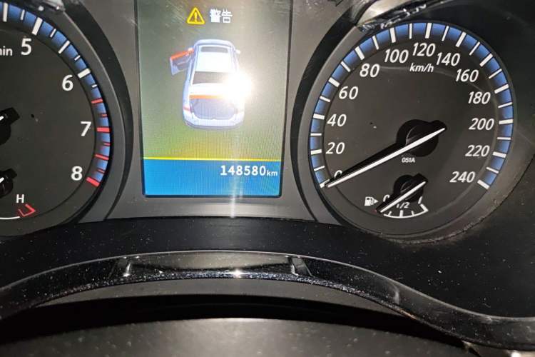 Used Venucia D60 2018 1.6L CVT Smart Connect Elite Edition Odometer Close Up