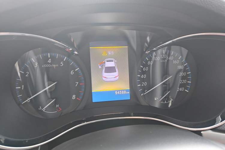 Used Venucia D60 2018 1.6L CVT Smart Connect Elite Edition Odometer Close Up