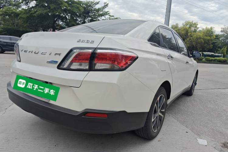 Used Venucia D60 2018 1.6L CVT Smart Connect Elite Edition Rear Right 45 Deg