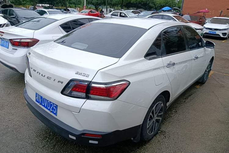 Used Venucia D60 2018 1.6L Manual Smart Connect Elite Edition Rear Right 45 Deg