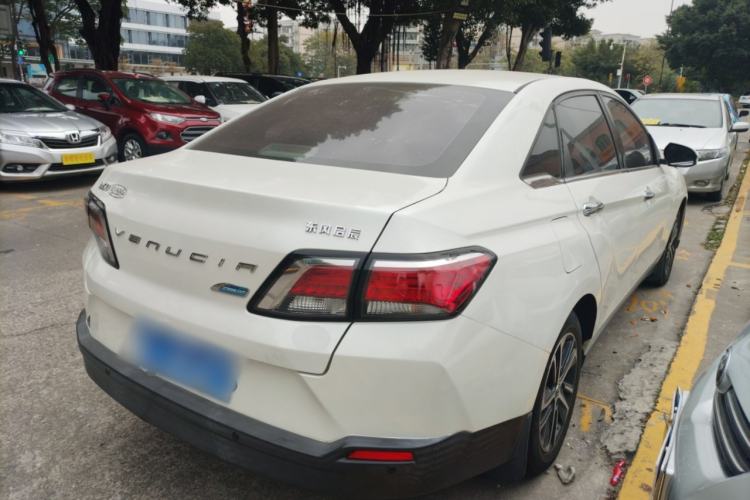 Used Venucia D60 2018 1.6L CVT Smart Connect Elite Edition Rear Right 45 Deg