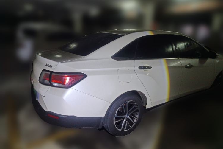 Used Venucia D60 2018 1.6L Manual Smart Connect Elite Edition Rear Right 45 Deg