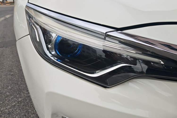 Used Venucia D60 2018 1.6L CVT Smart Connect Elite Edition Right Front Headlight