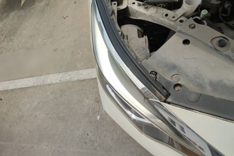 Used Venucia D60 2018 1.6L CVT Smart Connect Elite Edition Right Front Headlight