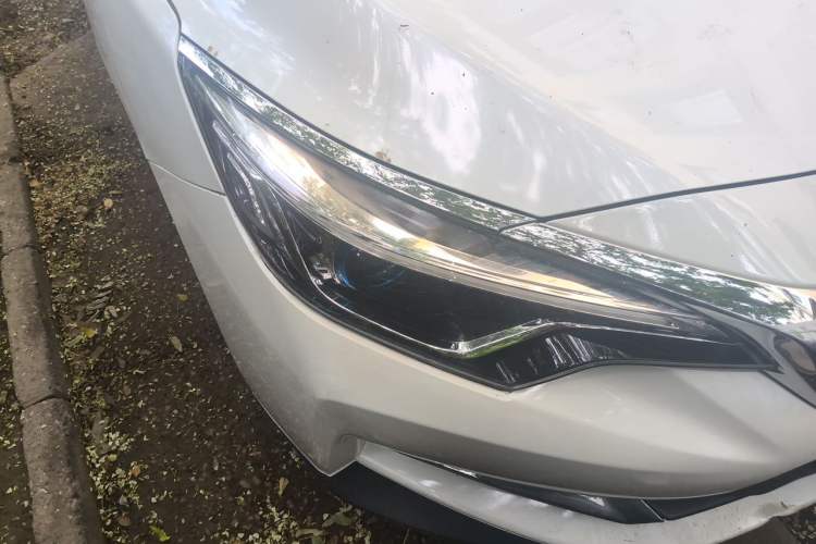 Used Venucia D60 2018 1.6L CVT Smart Connect Elite Edition Right Front Headlight