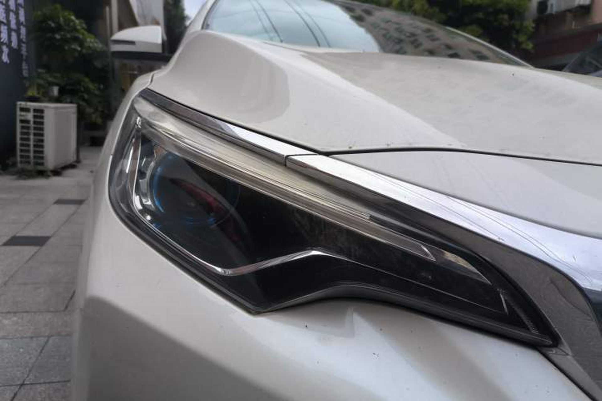 Used Venucia D60 2018 1.6L CVT Smart Connect Elite Edition Right Front Headlight