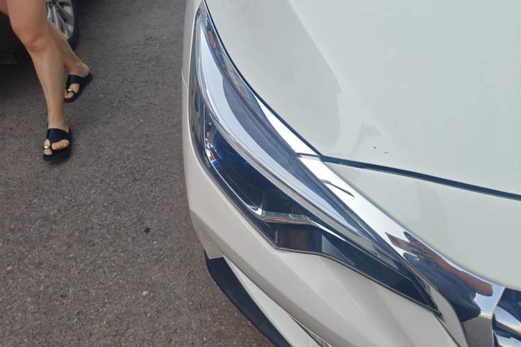 Used Venucia D60 2018 1.6L CVT Smart Connect Elite Edition Right Front Headlight