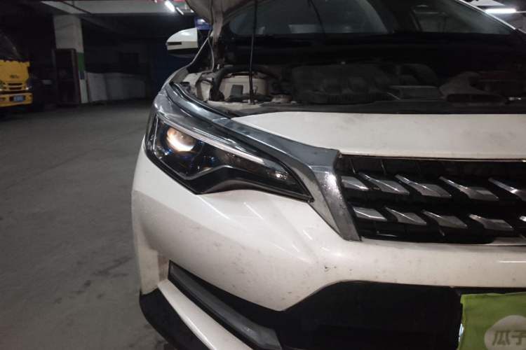 Used Venucia D60 2018 1.6L CVT Smart Connect Elite Edition Right Front Headlight