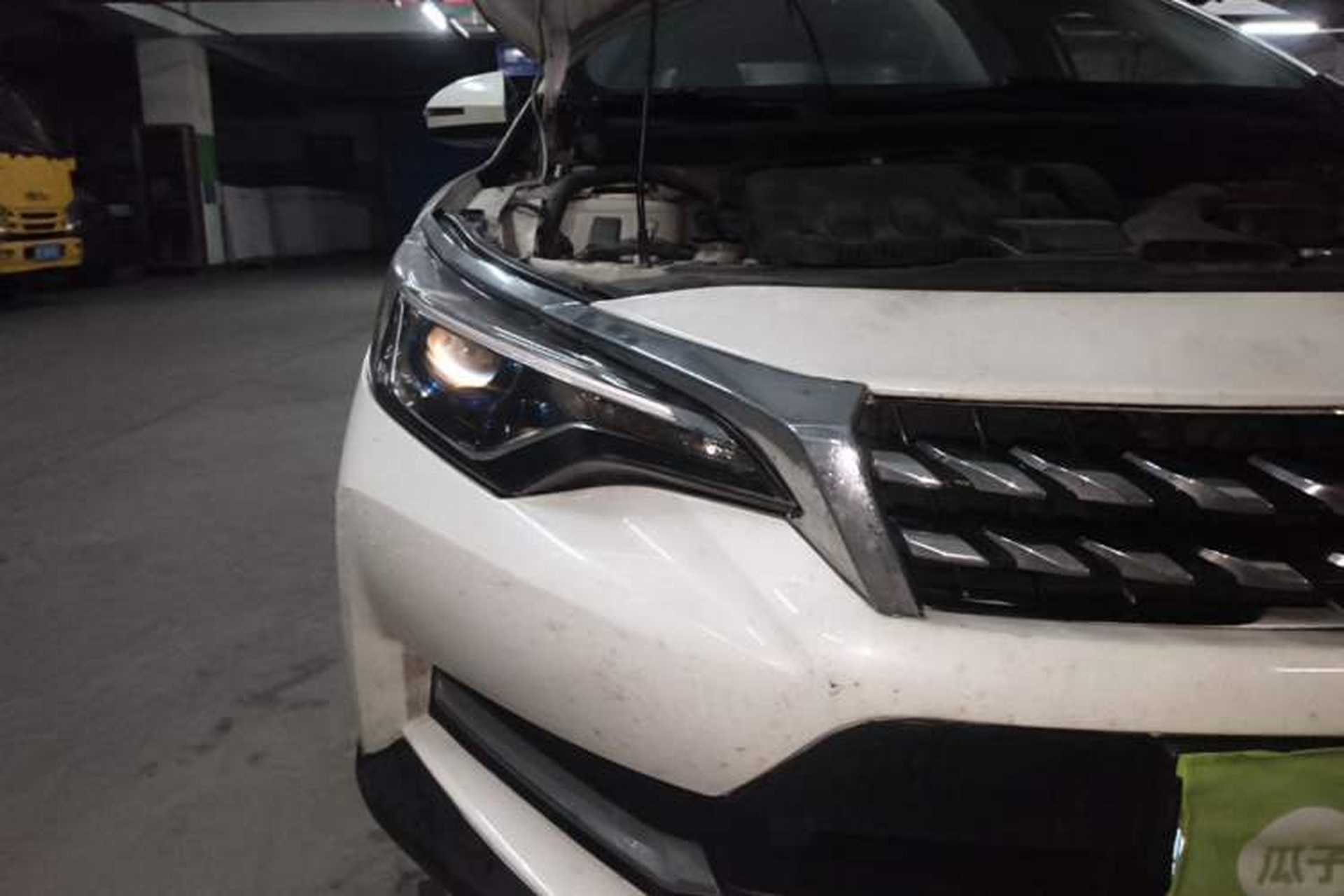 Used Venucia D60 2018 1.6L CVT Smart Connect Elite Edition Right Front Headlight