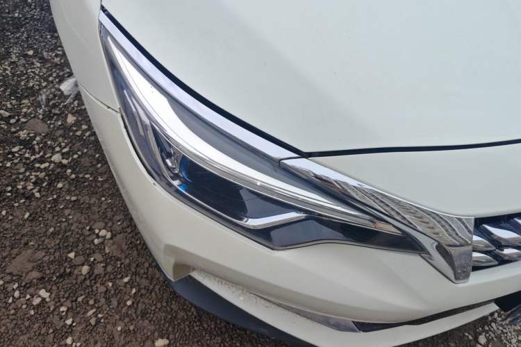 Used Venucia D60 2018 1.6L Manual Smart Connect Elite Edition Right Front Headlight
