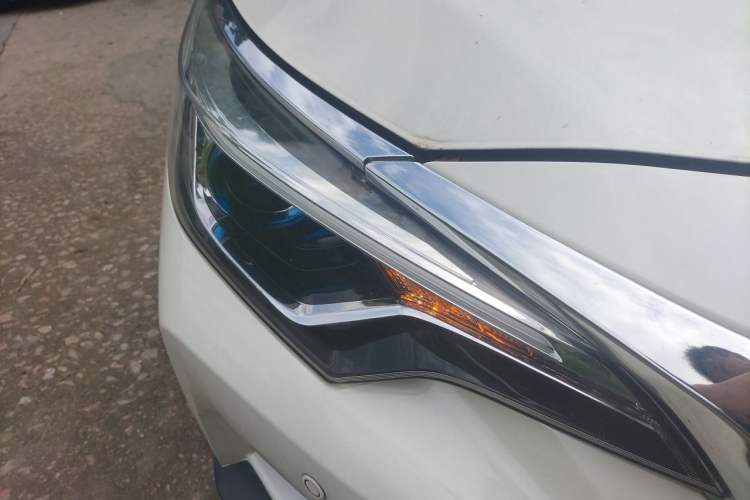 Used Venucia D60 2018 1.6L CVT Smart Connect Luxury Edition Right Front Headlight