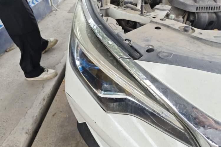 Used Venucia D60 2018 1.6L CVT Smart Connect Elite Edition Right Front Headlight