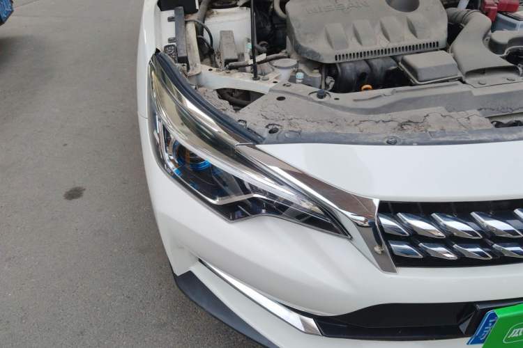 Used Venucia D60 2018 1.6L CVT Smart Connect Elite Edition Right Front Headlight