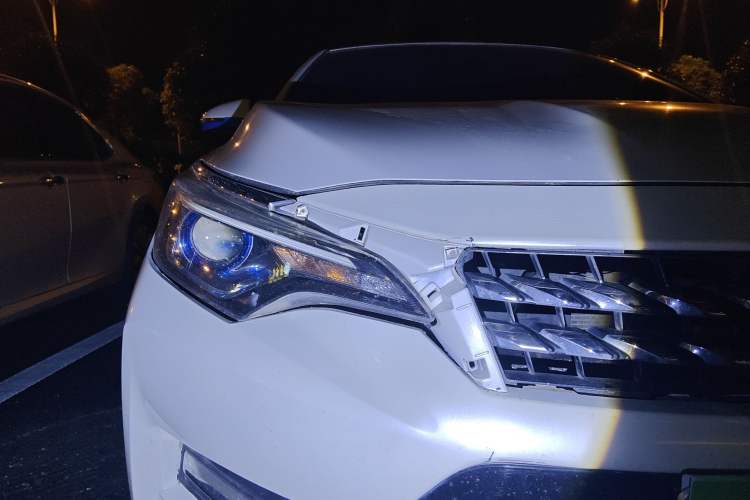 Used Venucia D60 2018 1.6L CVT Smart Connect Elite Edition Right Front Headlight