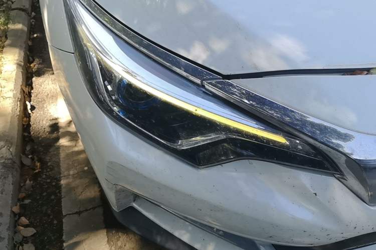 Used Venucia D60 2018 1.6L CVT Smart Connect Elite Edition Right Front Headlight