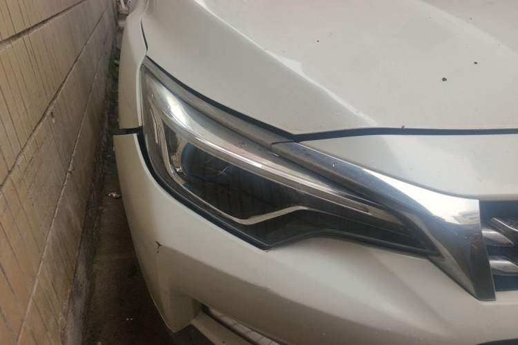 Used Venucia D60 2018 1.6L Manual Smart Connect Elite Edition Right Front Headlight