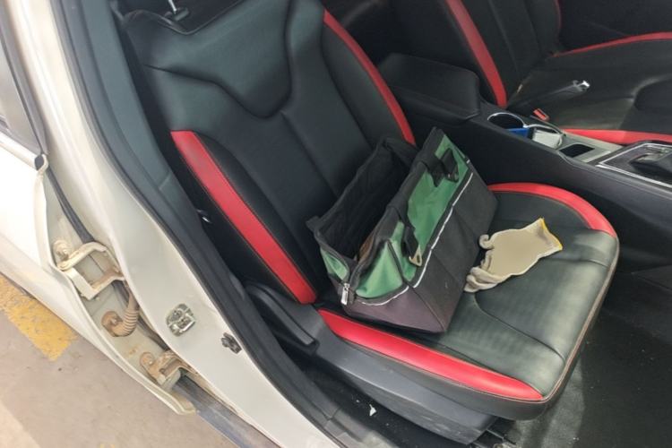 Used Venucia D60 2018 1.6L CVT Smart Connect Elite Edition Right Front Seat