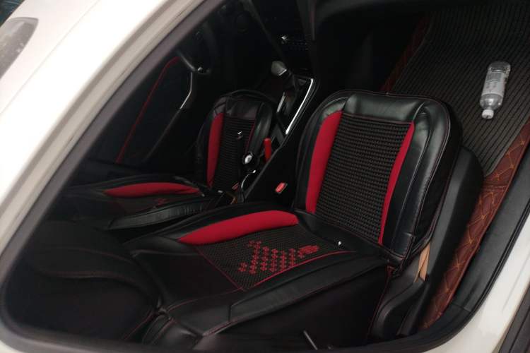 Used Venucia D60 2018 1.6L CVT Smart Connect Elite Edition Right Front Seat