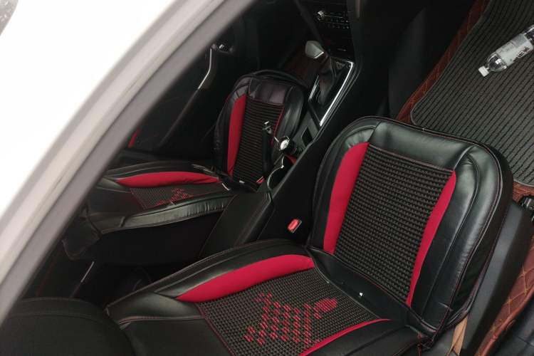Used Venucia D60 2018 1.6L CVT Smart Connect Elite Edition Right Front Seat