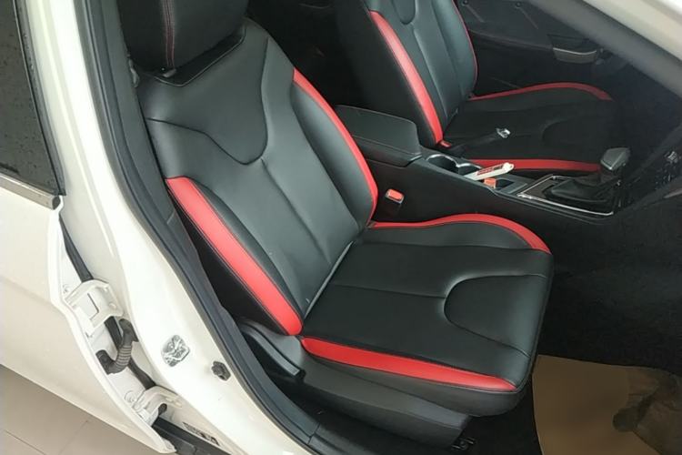 Used Venucia D60 2018 1.6L CVT Smart Connect Elite Edition Right Front Seat