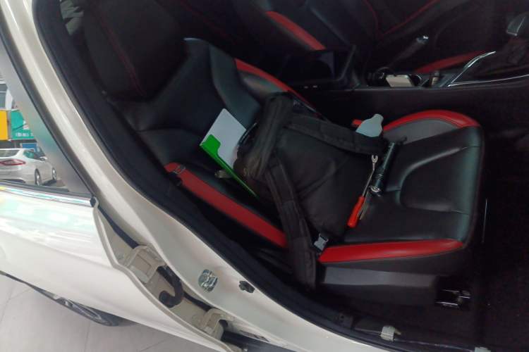 Used Venucia D60 2018 1.6L CVT Smart Connect Elite Edition Right Front Seat