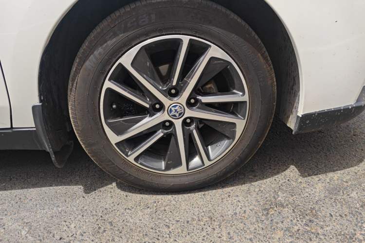 Used Venucia D60 2018 1.6L CVT Smart Connect Elite Edition Right Front Wheel Hub