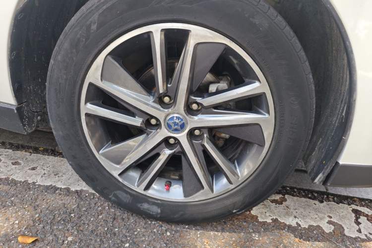 Used Venucia D60 2018 1.6L CVT Smart Connect Elite Edition Right Front Wheel Hub